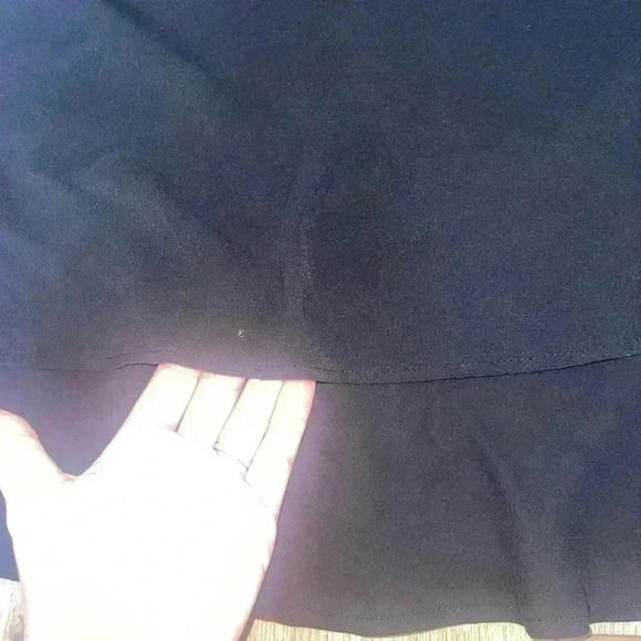 Banana Republic Double Layer Flowy tank top blouse - Picture 3 of 4